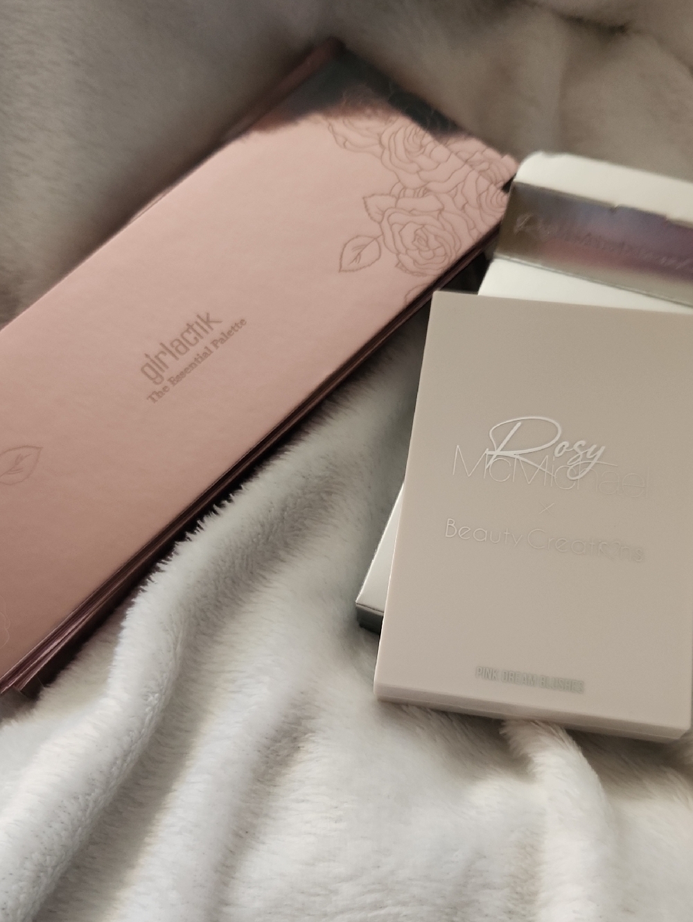 Rosy Monochrome Eyeshadow Palette — Pink
